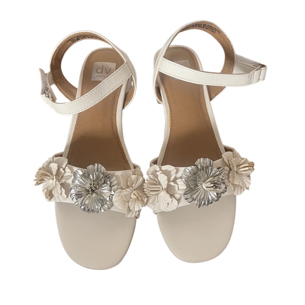 NWOT DV by Dolce Vita Girls White and Silver Flower Ankle Strap Sandals-Size 3
